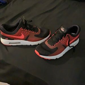 Nike Air Max Zero Essential